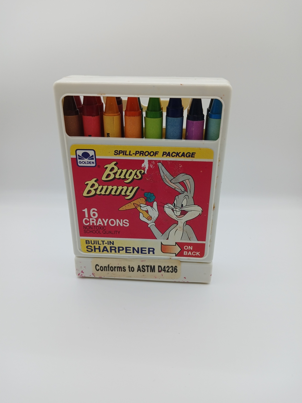 Vintage 1989 Color Crayons Warner Bros Bugs Bunny Golden 16 count Sharpener